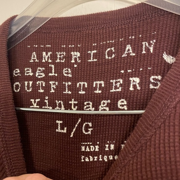 AMERICAN EAGLE OUTFITTERS Men’s Burgundy Long-Sleeve Waffle Thermal T-Shirt - Picture 3 of 3